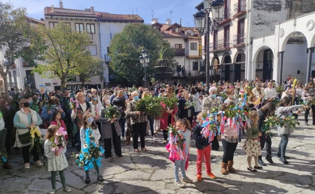 Laredo retoma su Domingo de Ramos con nuevos bríos