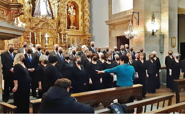 Las corales Ascasam y la de Los Corrales cierran las Jornadas de Canto Coral