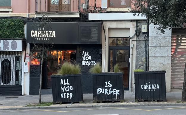 Hamburguesas con estilo propio y calidad en La Carnaza, muy cerca de Puertochico