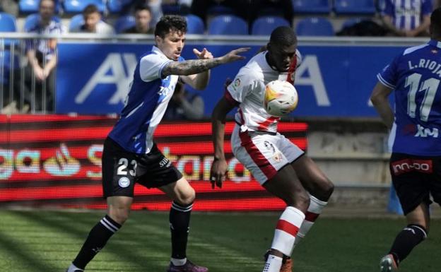 El Alavés resucita y ahonda en la crisis del Rayo