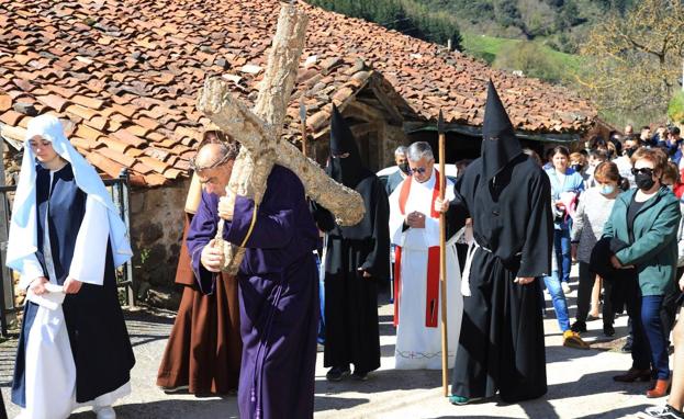 El valle de Bedoya volvió a celebrar el viacrucis