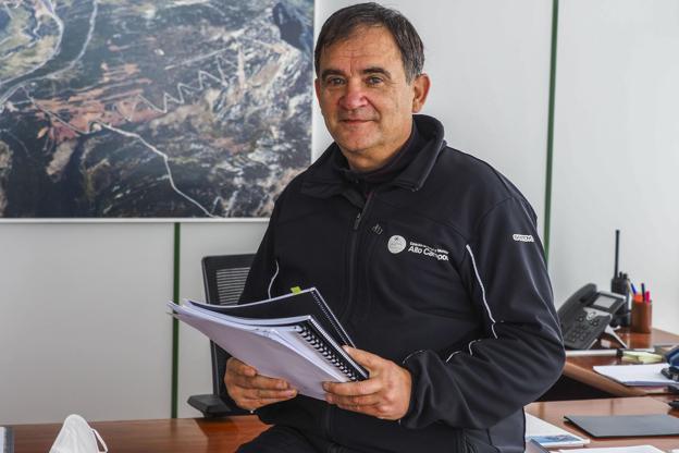 «Hay que invertir en remontes y que la estación funcione también en verano»