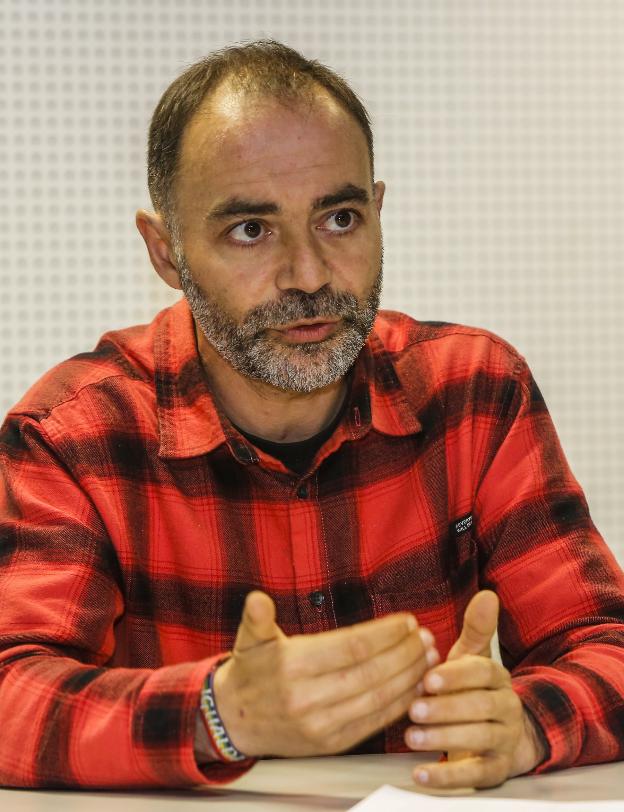 «Torrelavega sólo avanza cuando el pueblo empuja y ahora está dormido»