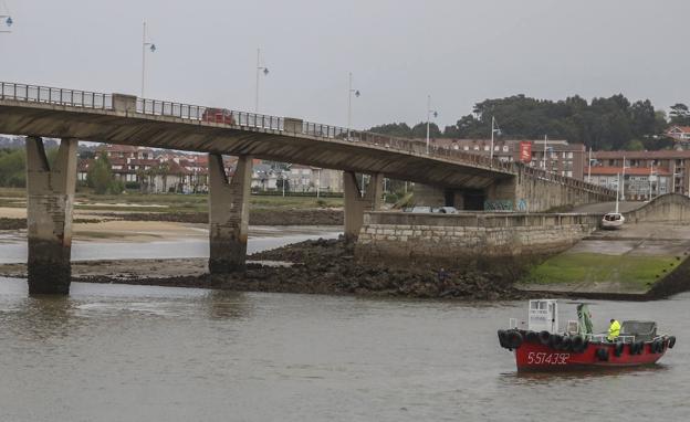 Obras Públicas reparará el deterioro del puente que comunica Somo y Pedreña