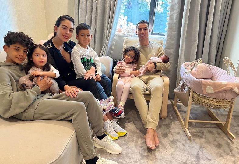 Cristiano y Georgina reaparecen en familia tras el fallecimiento de su bebé