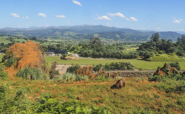 Marcano plantea al alcalde de Villaescusa ampliar el Parque de Cabárceno