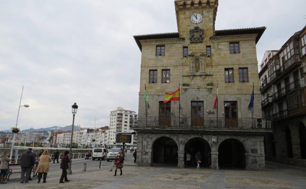 Las Sin Sombrero organizan una mesa informativa en Castro por el Día de la Visibilidad Lésbica