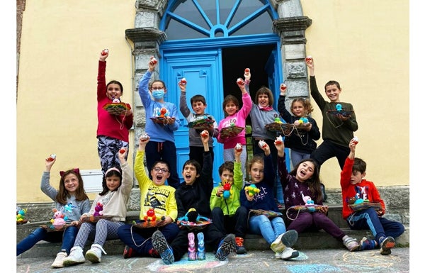 Una quincena de niños participa en la ludoteca de Alfoz de Lloredo