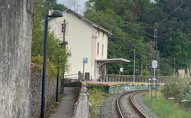 La estación de tren de La Cavada acoge este sábado la primera feria del libro de Riotuerto