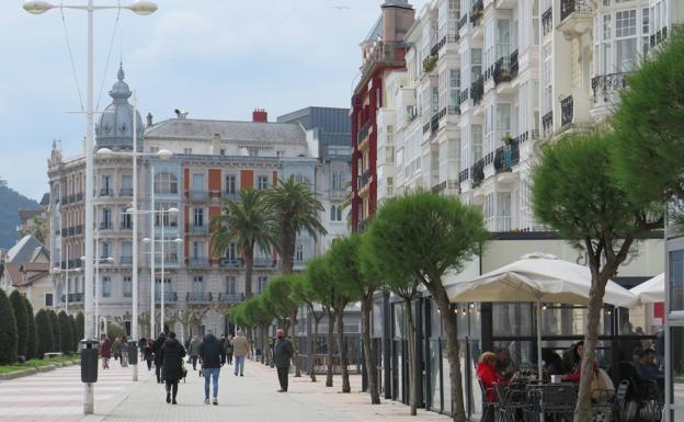Podemos e IU proponen adquirir viviendas de la Sareb para alquileres sociales en Castro