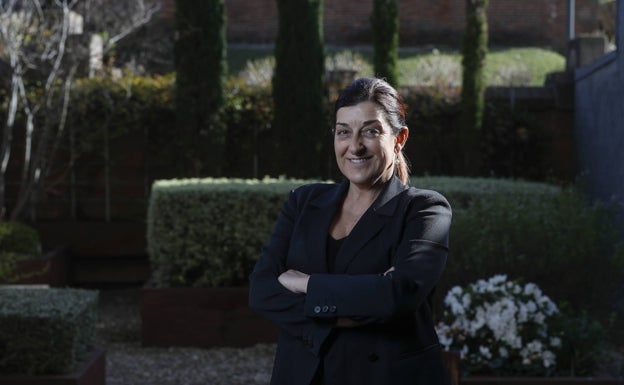 María José Sáenz de Buruaga ofrece a Revilla pactar la nueva Ley del Suelo