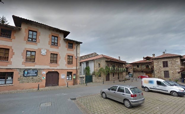 Obras Públicas descubrirá la piedra del Centro Cívico de la Plaza de los Cañones de Liérganes