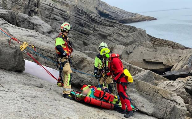 Tres rescates en un sábado frenético para el helicóptero del 112