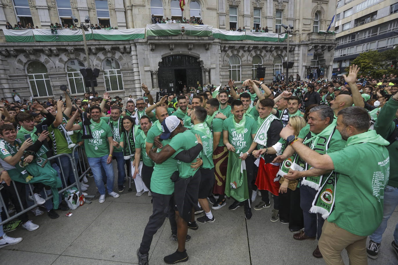 Festejo por las calles de Santander