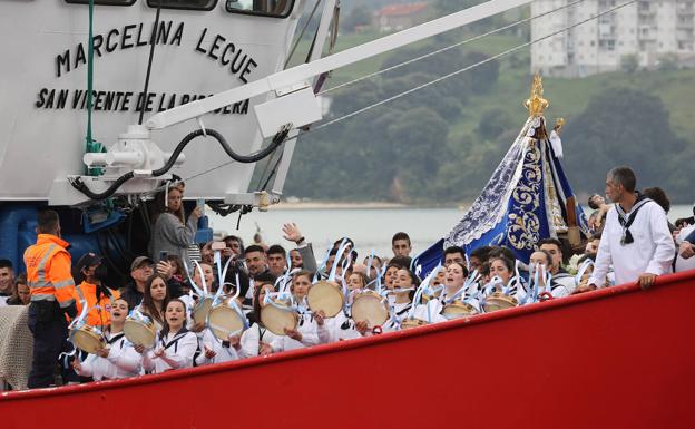 La Virgen regresa a la mar por La Folía