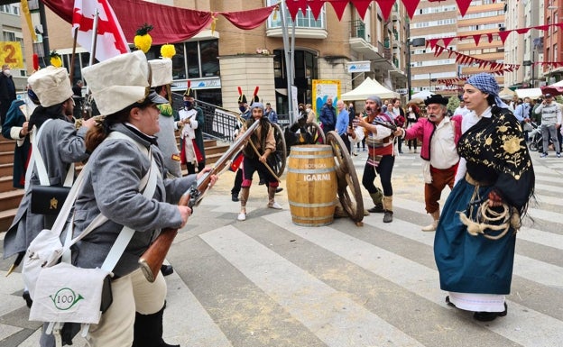 Camargo homenajea a Velarde y a los «héroes» que luchan por Ucrania