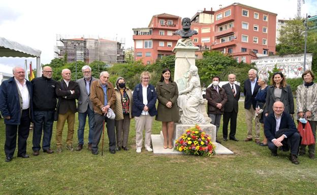 Santander homenajea a Augusto G. Linares con motivo de su traslado a Gamazo