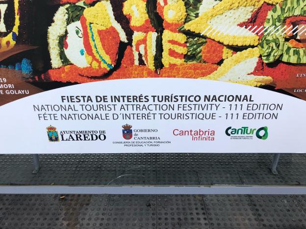 Laredo retira el cartel promocional de la Batalla de Flores por errores en la traducción