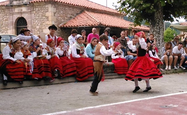 Cartes celebra este domingo una gran muestra de tradiciones regionales