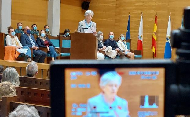 Victoria Camps denuncia la imagen «fatalista» de la vejez al recibir el magister senior honoris causa de Unate