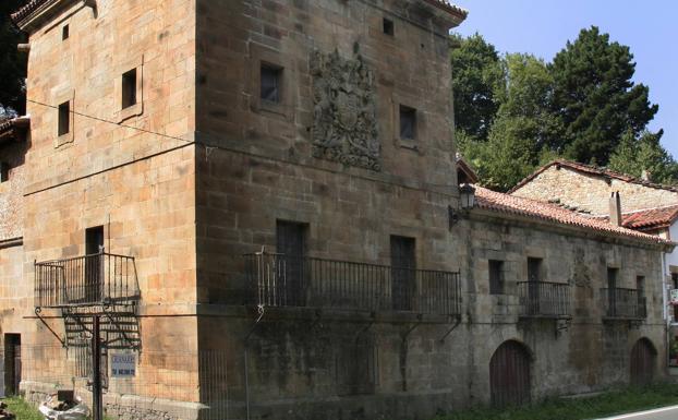 Un argayo lleva al borde de la ruina a la casa-palacio Bustamante de Alceda