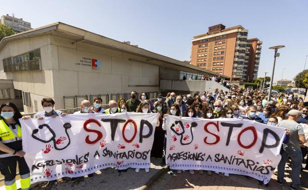 Los sanitarios se unen contra las agresiones: «No aguantamos más»