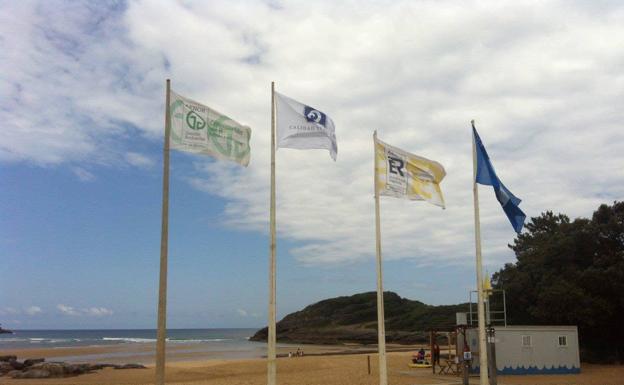 Once playas de Cantabria lucirán de nuevo bandera azul este verano