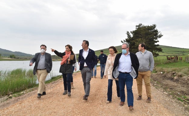 El Gobierno rehabilita ambientalmente la laguna de Lanchares, en el embalse del Ebro