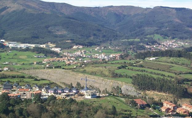 Encuentro-Uztarketa critica el retraso del saneamiento del barrio Ribero en Sámano