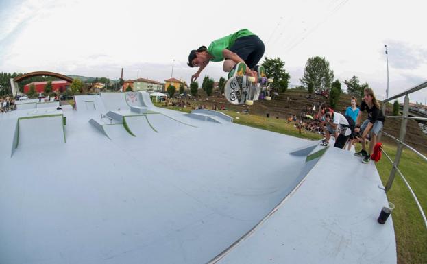 Torrelavega tramita el traslado de las pistas de skate a los jardines de La Lechera