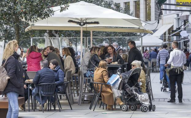 El covid, la expectativa de reforma laboral y la inflación reducen un 30% la firma de convenios en Cantabria