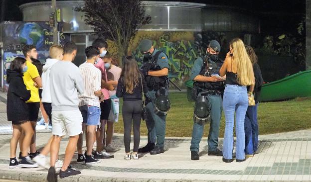 Más Guardia Civil este verano en los municipios turísticos para evitar «el ocio irresponsable»