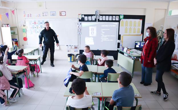 Los escolares de Comillas aprenden sobre seguridad vial