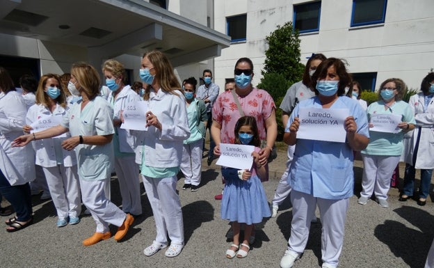 Los profesionales del Hospital Comarcal de Laredo temen que las soluciones «se limiten a llegar al próximo verano»