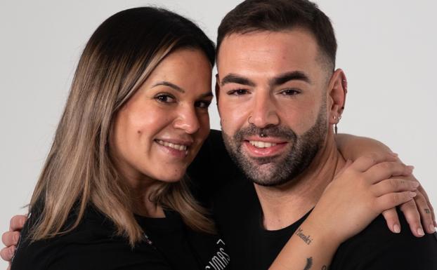 El peluquero Ángel Díaz Peña da fe de que el maquillaje ya no es sólo cosa de mujeres