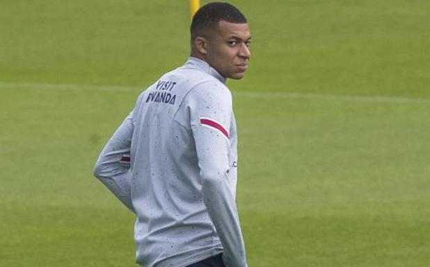 Mbappé se debate entre dos ofertas «casi idénticas»