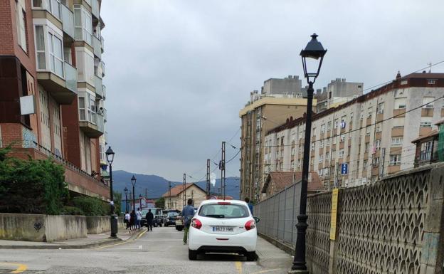 Muere una joven en Maliaño al precipitarse desde un cuarto piso