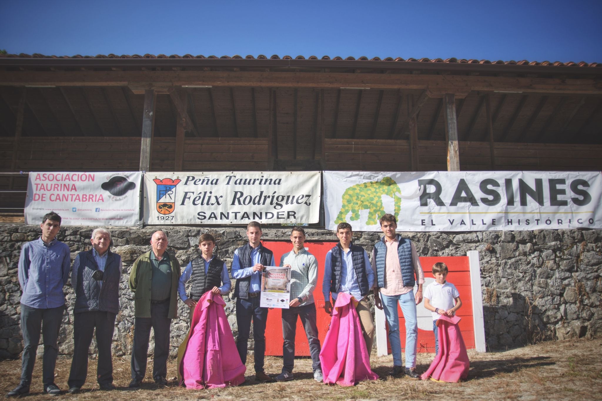 Certamen de escuelas taurinas en el coso de Rasines