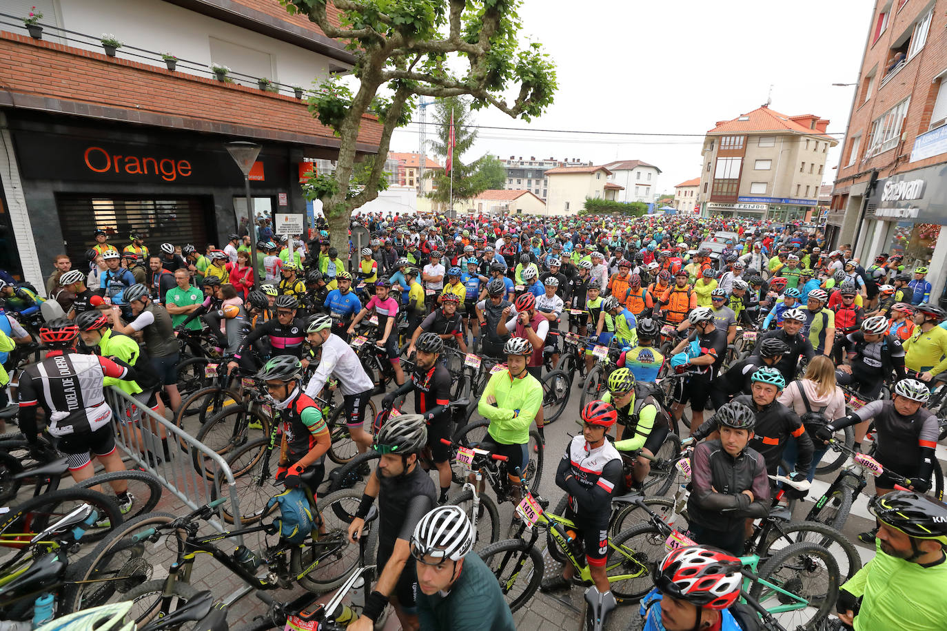 Gran ambiente en la salida de Los 10.000 del Soplao