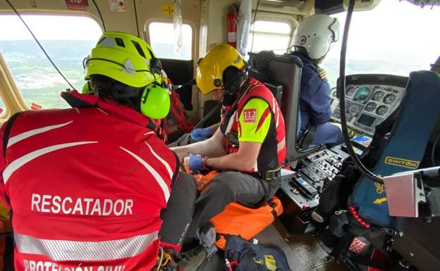 Rescatado un senderista inglés de 73 años que se había roto el tobillo en la canal de Perilluenga