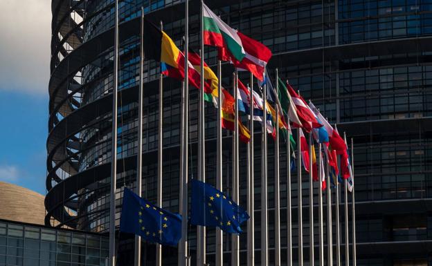 El presidente de la Oficina de Proyectos Europeos defiende la legalidad de las contrataciones