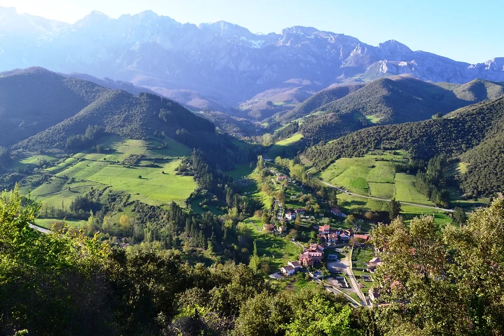 La Isla Picos de Europa de Turieno, en el top de campings de montaña de España