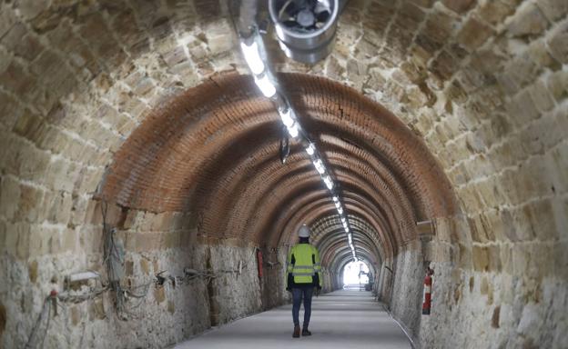 La luz vuelve al túnel de Tetuán