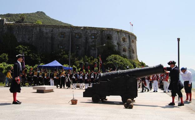 Santoña retumba por el fin de la ocupación francesa