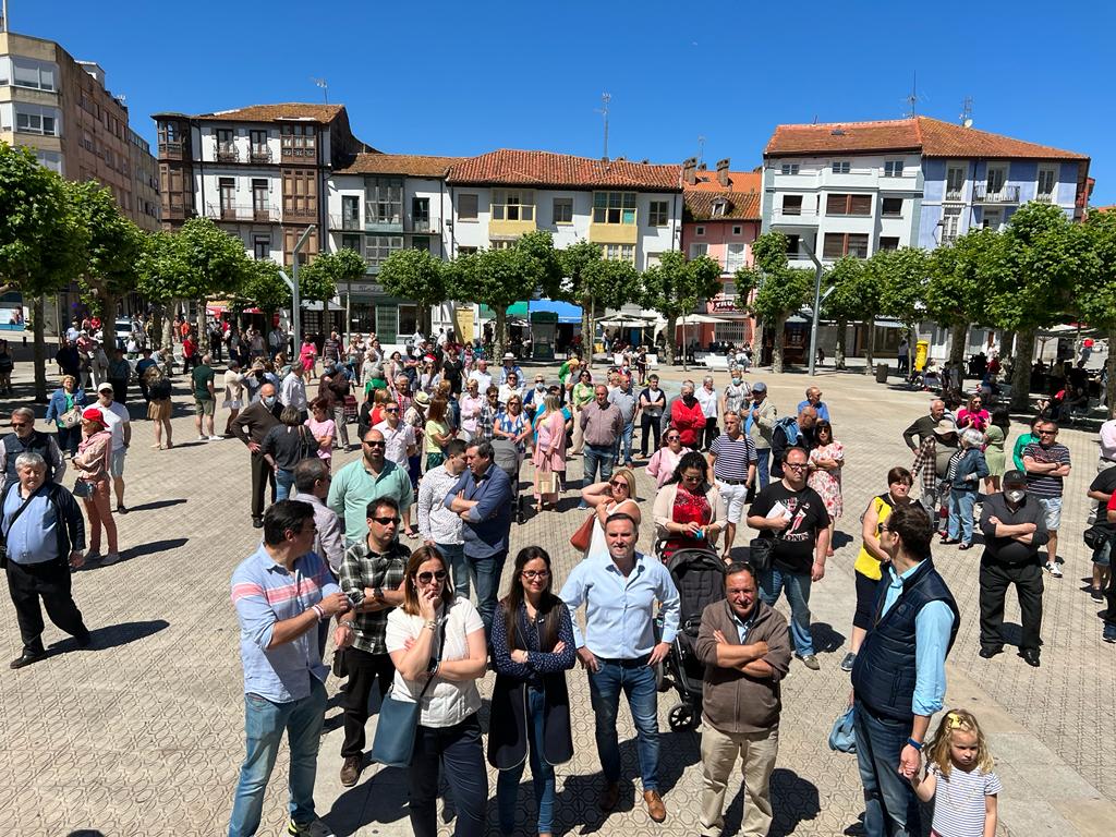 Santoña se echa a la calle para reclamar por «historia y tradición» la Escuela de Pesca