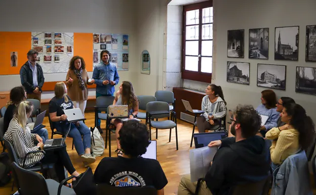 Alumnos de la Universidad Xavier de Cincinnati realizan una inmersión cultural en Comillas