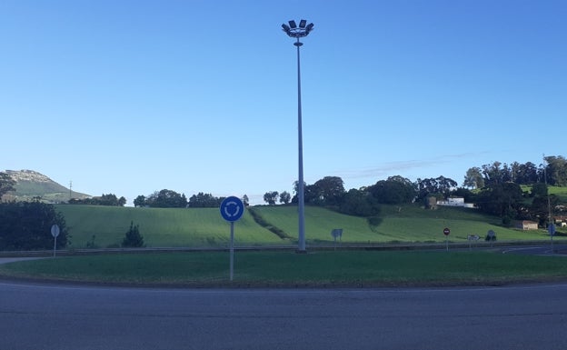 Santoña ornamentará la rotonda de Piedrahíta con una trainera