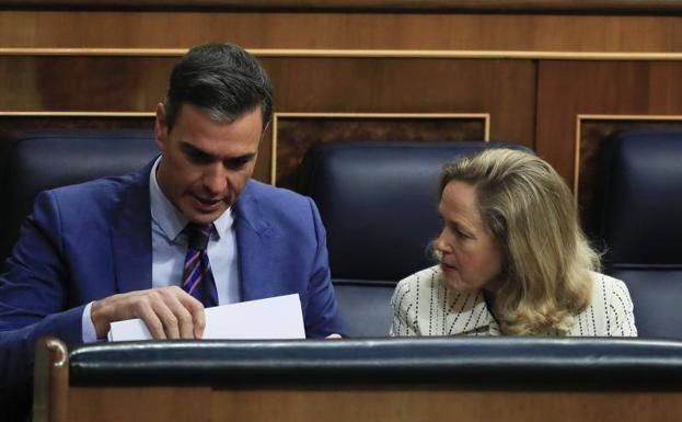 Sánchez se convierte en rehén de la geometría variable que quiso explotar