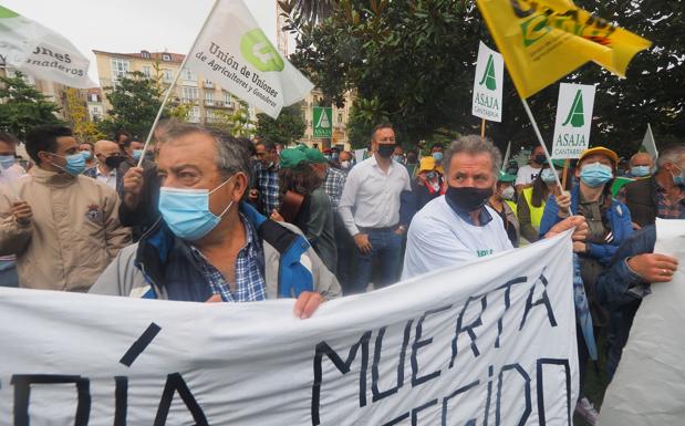 Guillermo Blanco lleva un año a la espera de que el Senado le cite para hablar del lobo