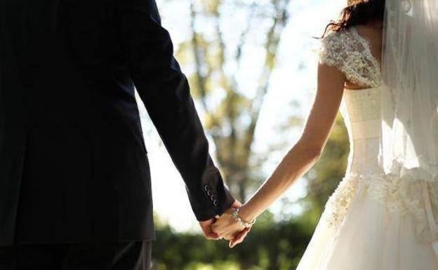 Los matrimonios cayeron un 46% en el primer año de pandemia